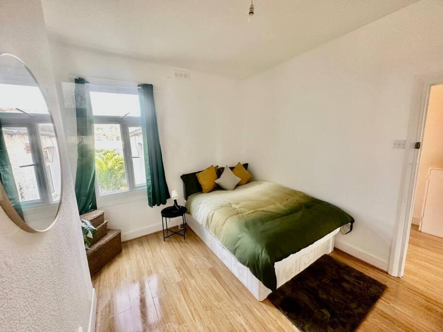 Cosy Two Bedroom Apartment,Se13 Londra Exterior foto